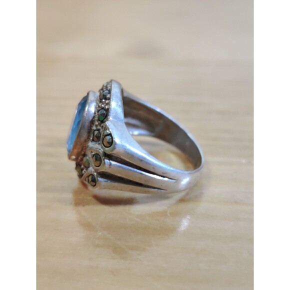 Vtg 925 STERLING SILVER BLUE TOPAZ MARCASITE STATEMENT RING Sz 6, 6g - Picture 5 of 9